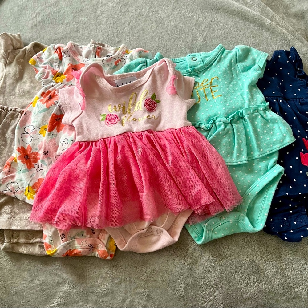 Carter’s Baby Girls Sunsuit Onesie Dress Bundle Pink Blue Floral Size 3/6 Months